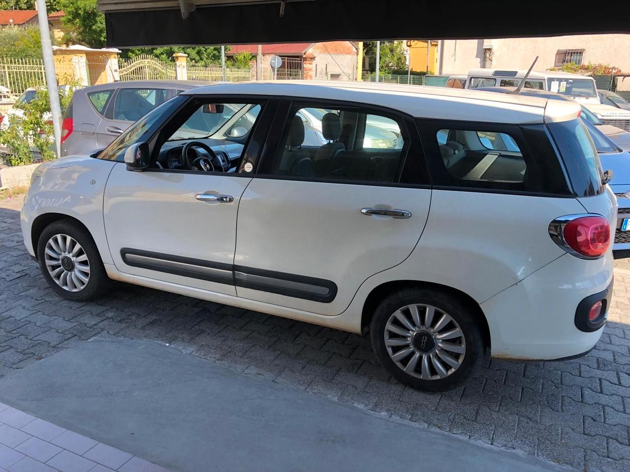 Fiat 500L Living 1.3 Multijet 95 CV Pop Star7 POSTI SOLO 68.296 KM!!! GARANZIA COMPLETA EUROPEA CONFORMGEST 12 MESI RINNOVABILE FINO A 36 MESI!!!