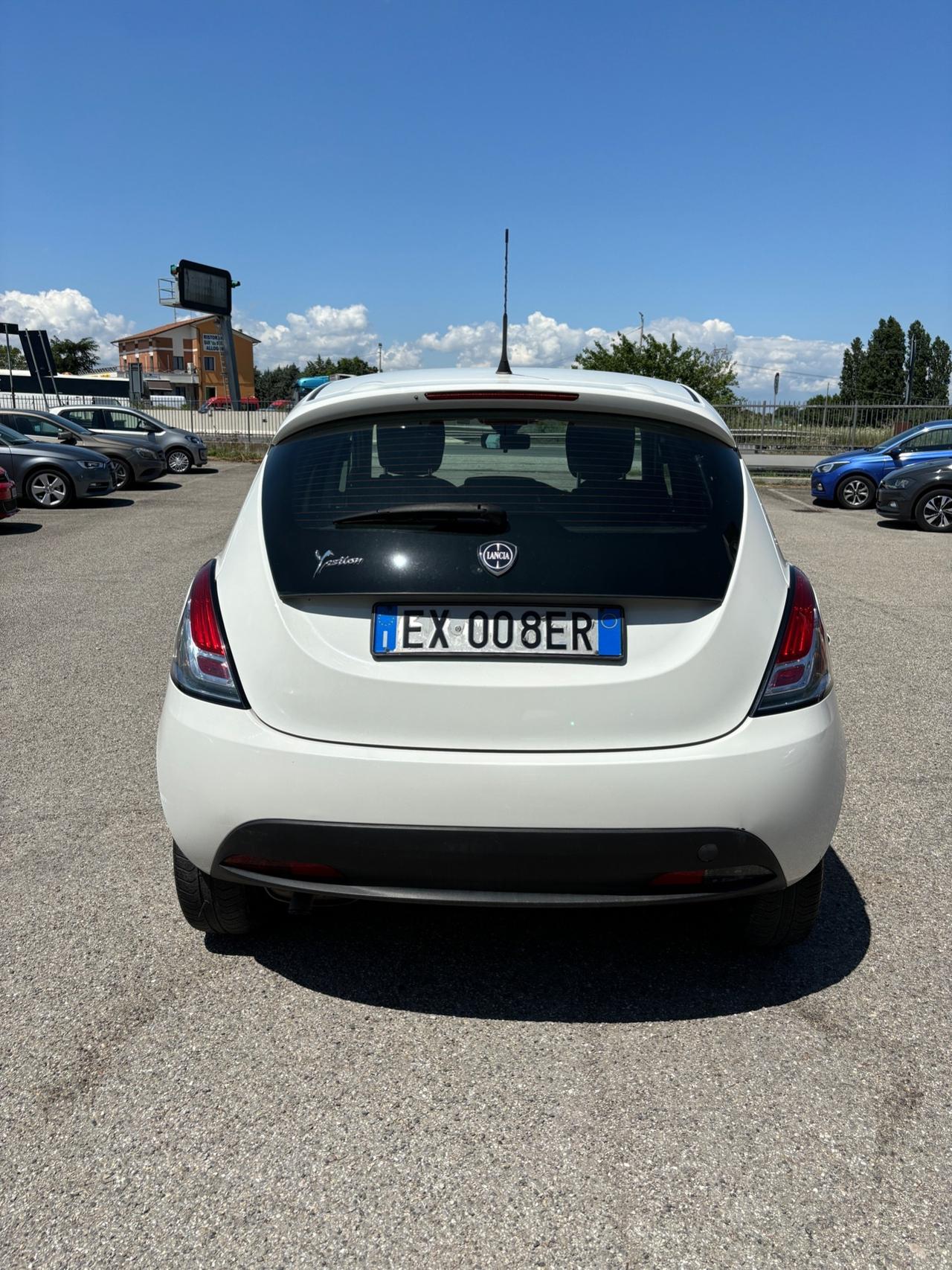 Lancia Ypsilon 1.3 MJT 95CV Silver - 2014