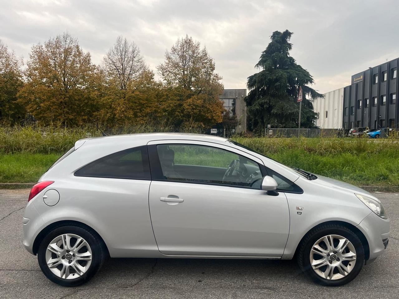 Opel Corsa 1.3 CDTI 75CV
