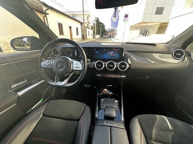 Mercedes-Benz GLA GLA 180D in allestimento Premium / AMG Line