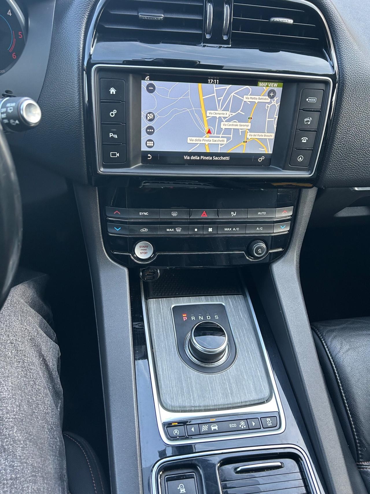 Jaguar F-Pace 2.0 D 180 CV AWD Distribuzione FATTA