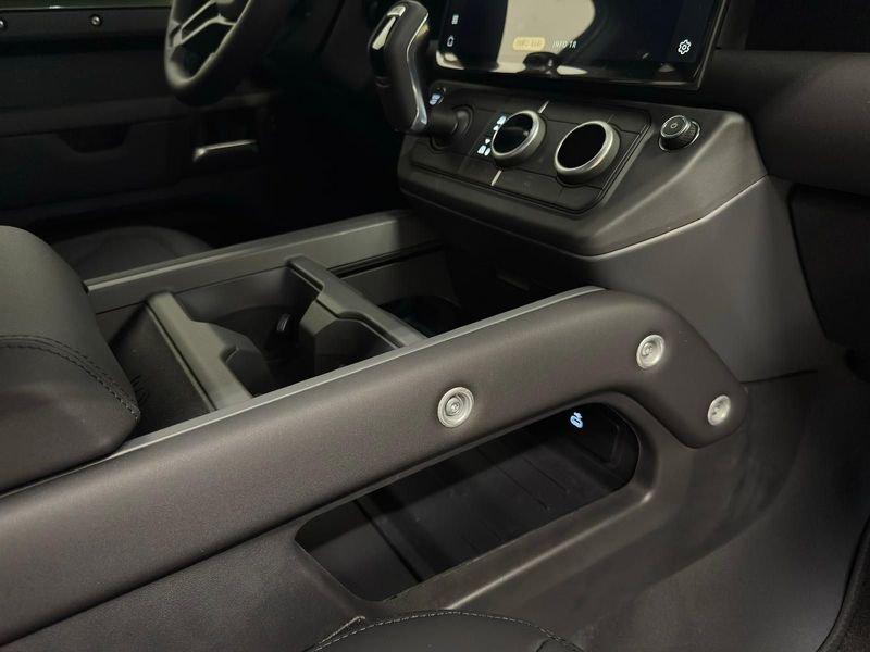 Land Rover Defender D200 AWD Auto 110 X-Dynamic SE