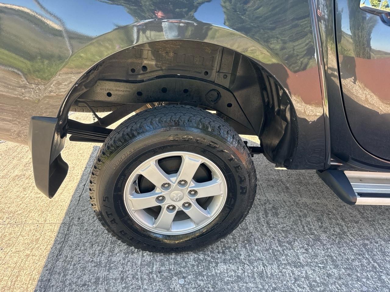 Mitsubishi L200 2.5 DI-D/178CV CC Intense Tender Chassis Fleet