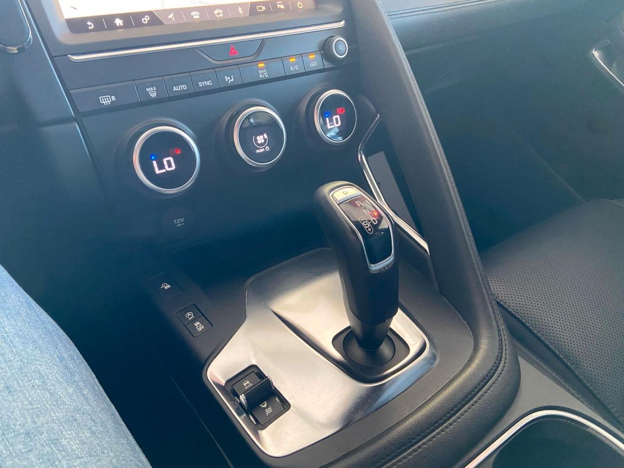 Jaguar E-Pace 2.0D 150 CV AWD aut. R-Dynamic HSE