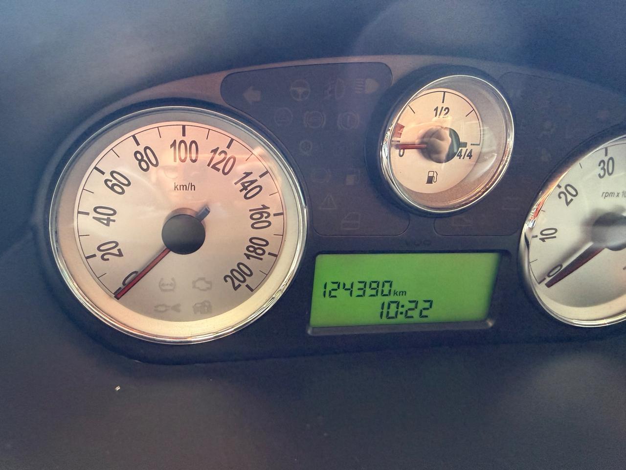 Lancia Ypsilon 1.2 VERSUS TETTO APRIBILE