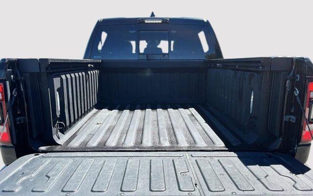 DODGE RAM 1500 5.7 V8 Crew Cab AT8 Limited Night N1
