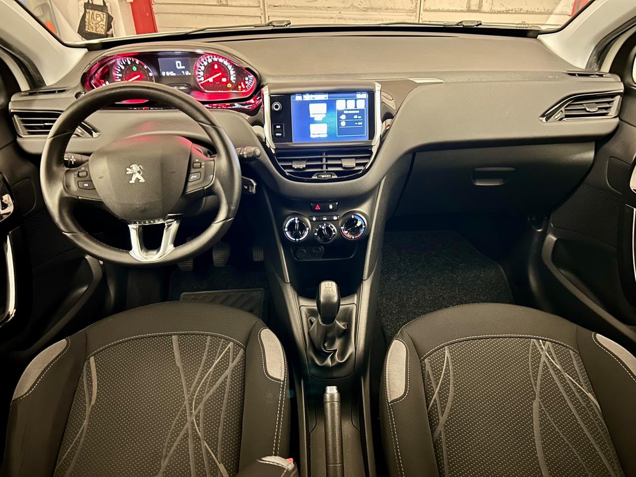 Peugeot 208 PureTech 82 5 porte Allure