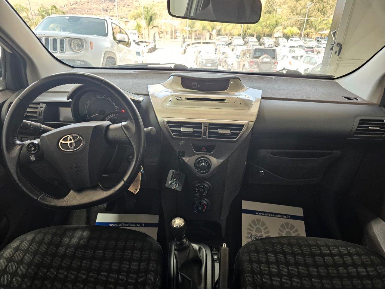 Toyota iQ 1.0 Sol