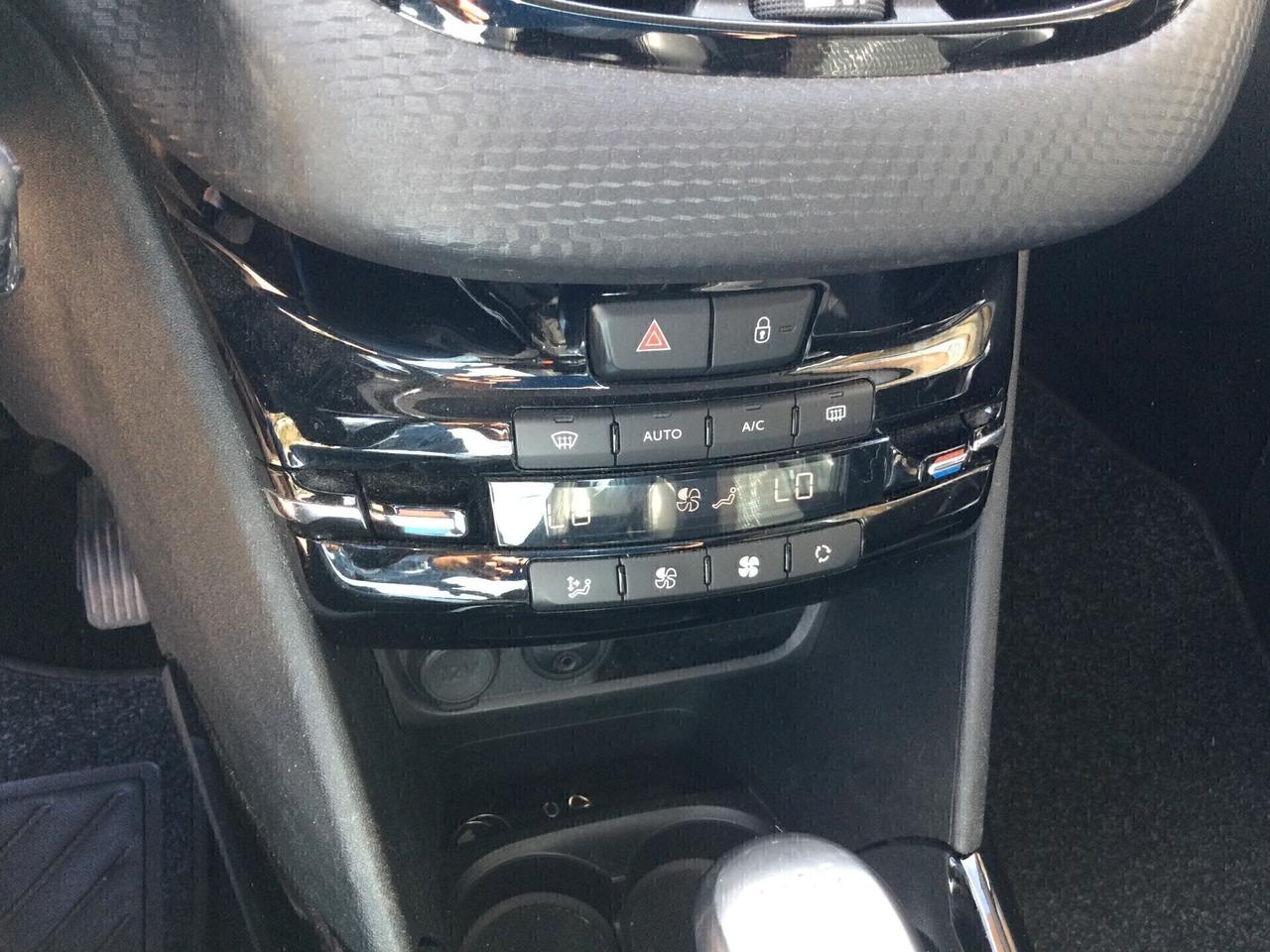 Peugeot 2008 BlueHDi 100 S&S Allure