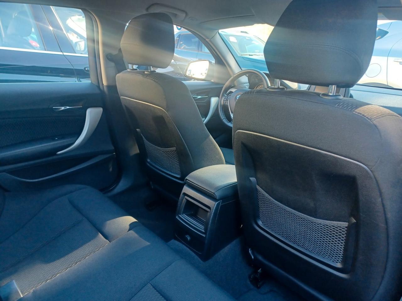 Bmw 116 d Urban LED BIXENO ANNO 2015