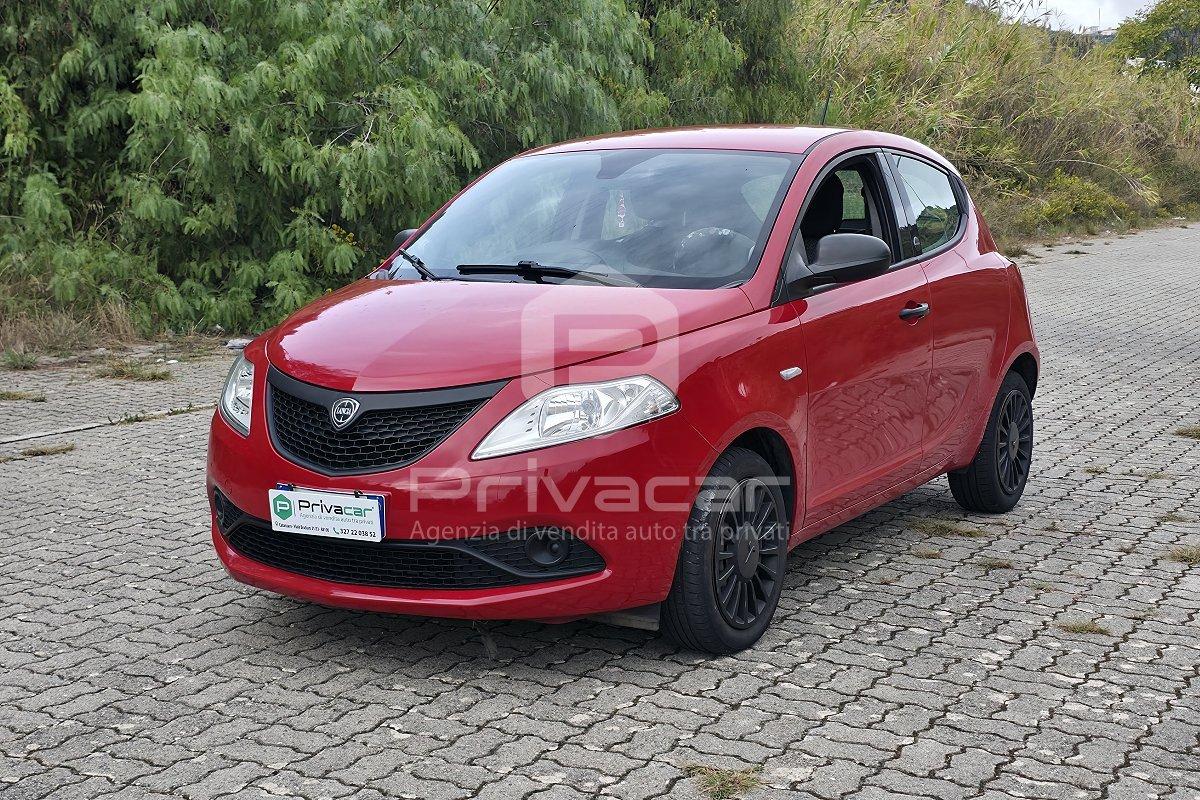 LANCIA Ypsilon 1.0 FireFly 5 porte S&S Hybrid Ecochic Silver