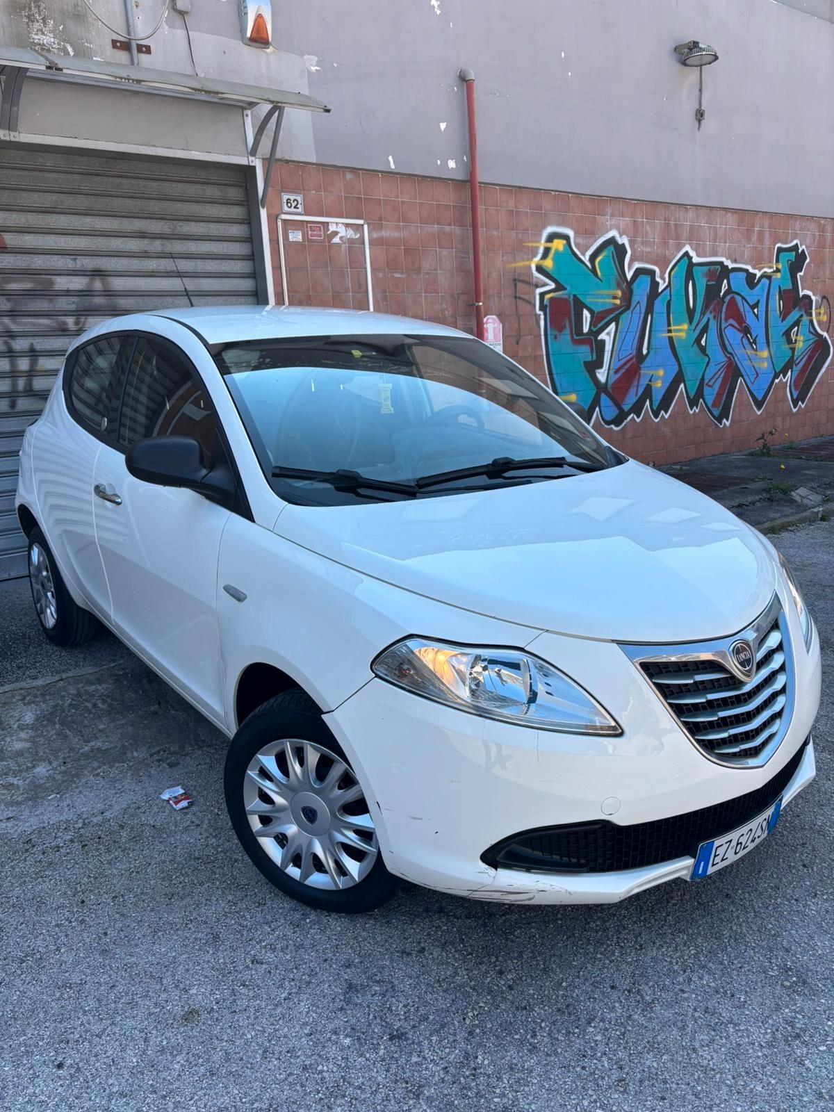 Lancia Ypsilon 0.9 TWINAIR 85 CV 5P METANO ECOCHIC ELLE