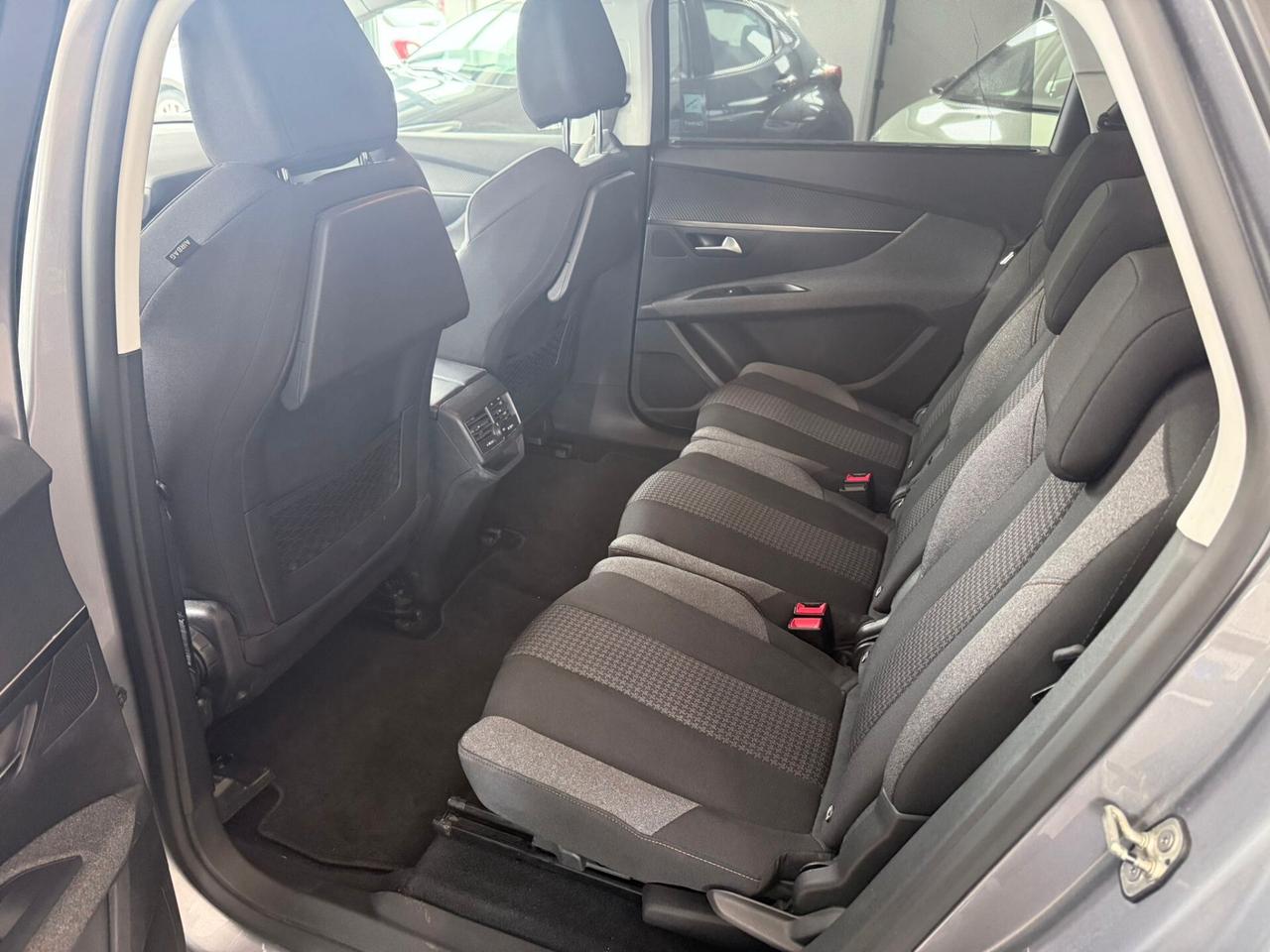 Peugeot 5008 BlueHDi 130 S&S Crossway