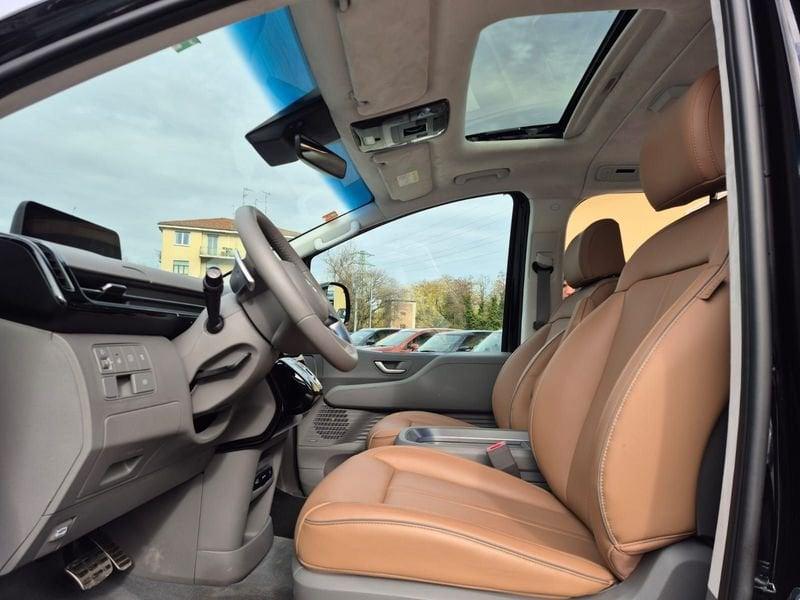 Hyundai Staria Staria 1.6 hev Luxury 2wd auto
