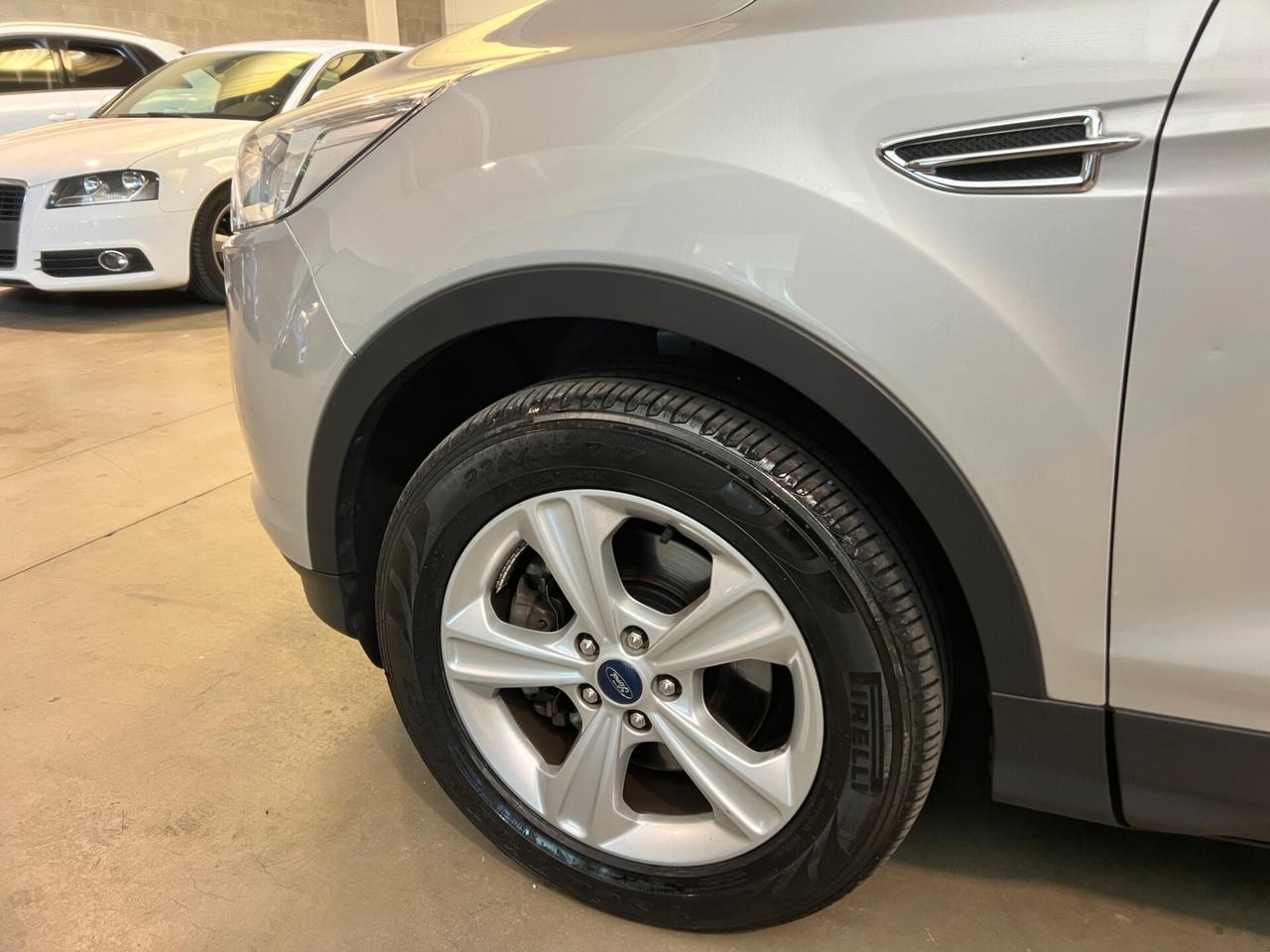 Ford Kuga 2.0 TDCI 140 CV 4WD Powershift Titanium