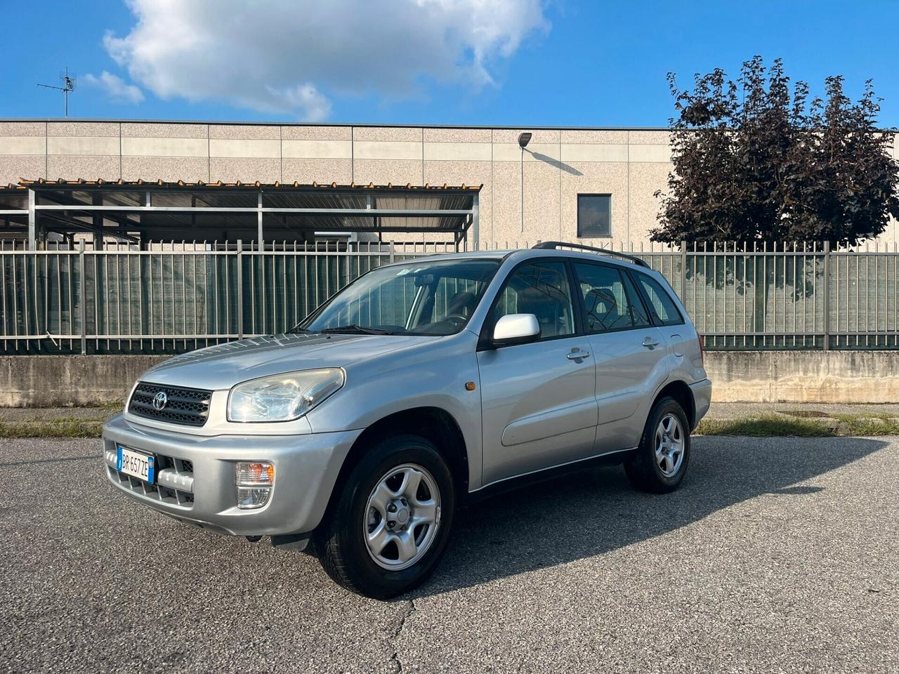 Toyota RAV 4 2.0 16V BENZ 5 porte Sol