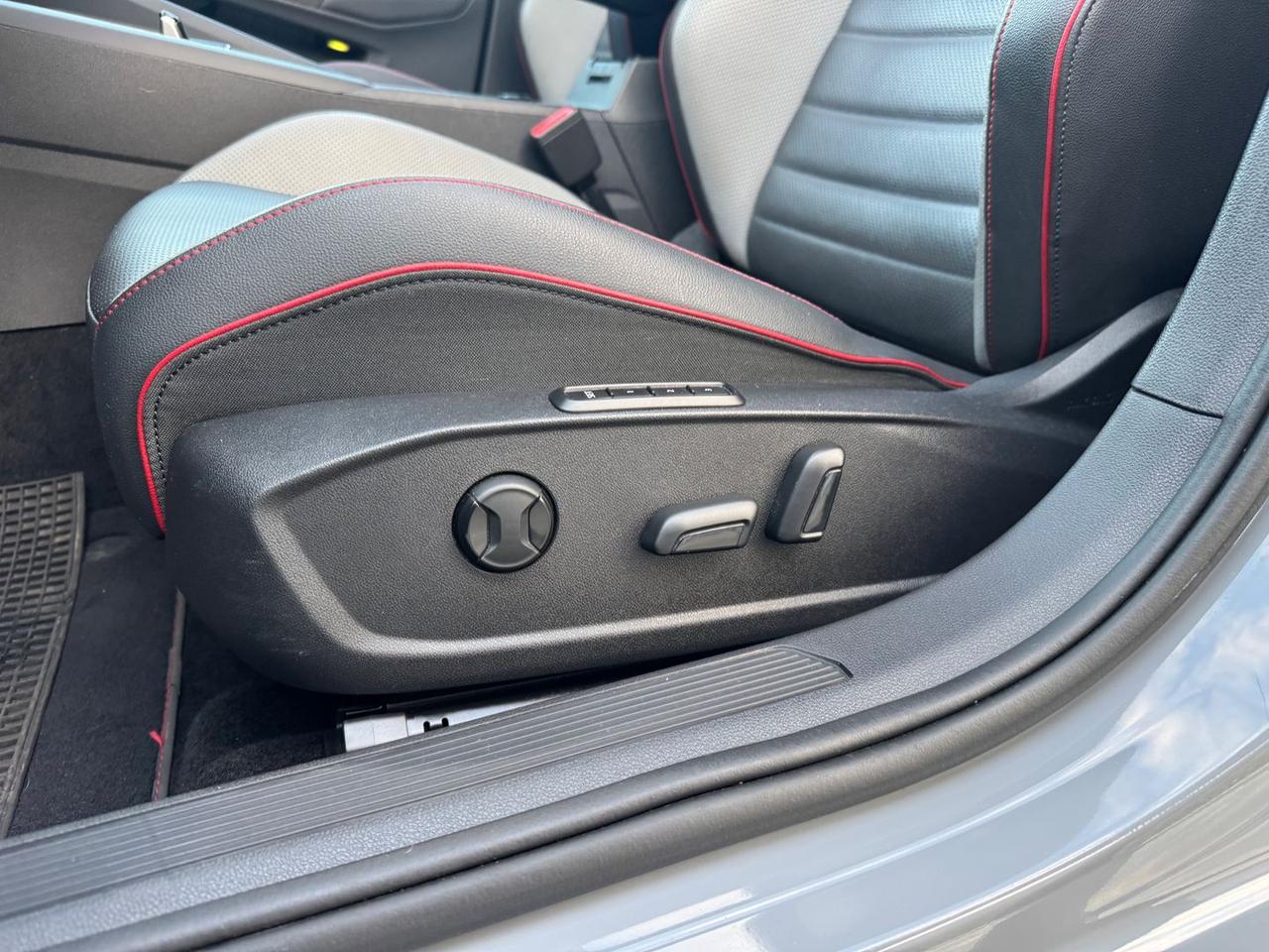 Volkswagen Golf GTI Golf 2.0 tsi GTI 245cv d #8353