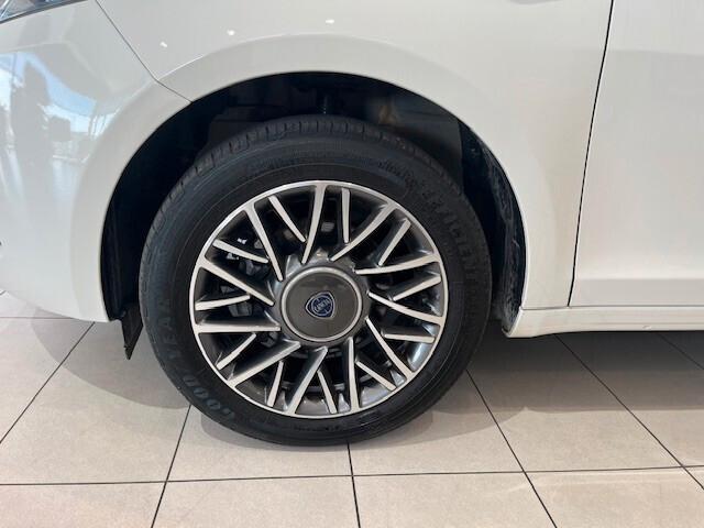 Lancia Ypsilon 1.0 firefly hybrid Gold Plus *NEOPATENTATI*