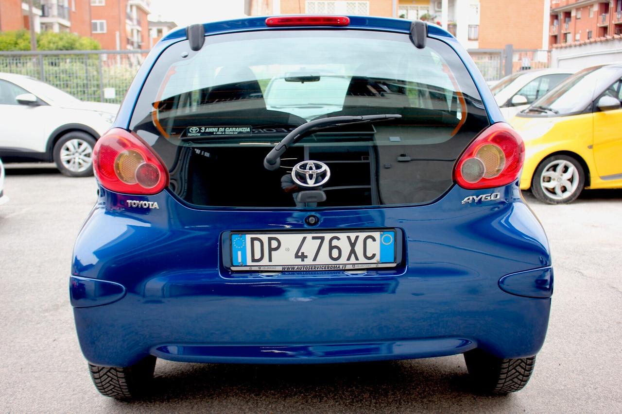 Toyota Aygo 1.0 AUTOMATICA 68 CV 5 PORTE TAGLIANDATA GARANZIA 12 MESI NEOPAT OK