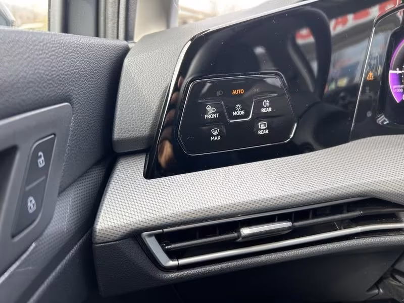 Volkswagen Golf 2.0 TDI 150cv DSG Style PARI AL NUOVO!!