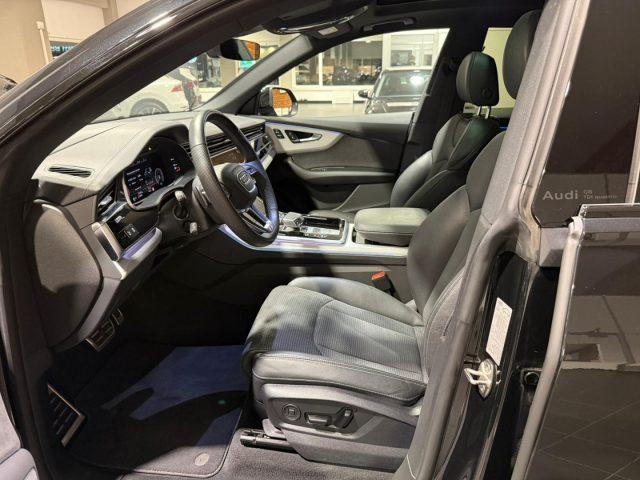 AUDI Q8 50 TDI 286 CV quattro S line edition Black Pack