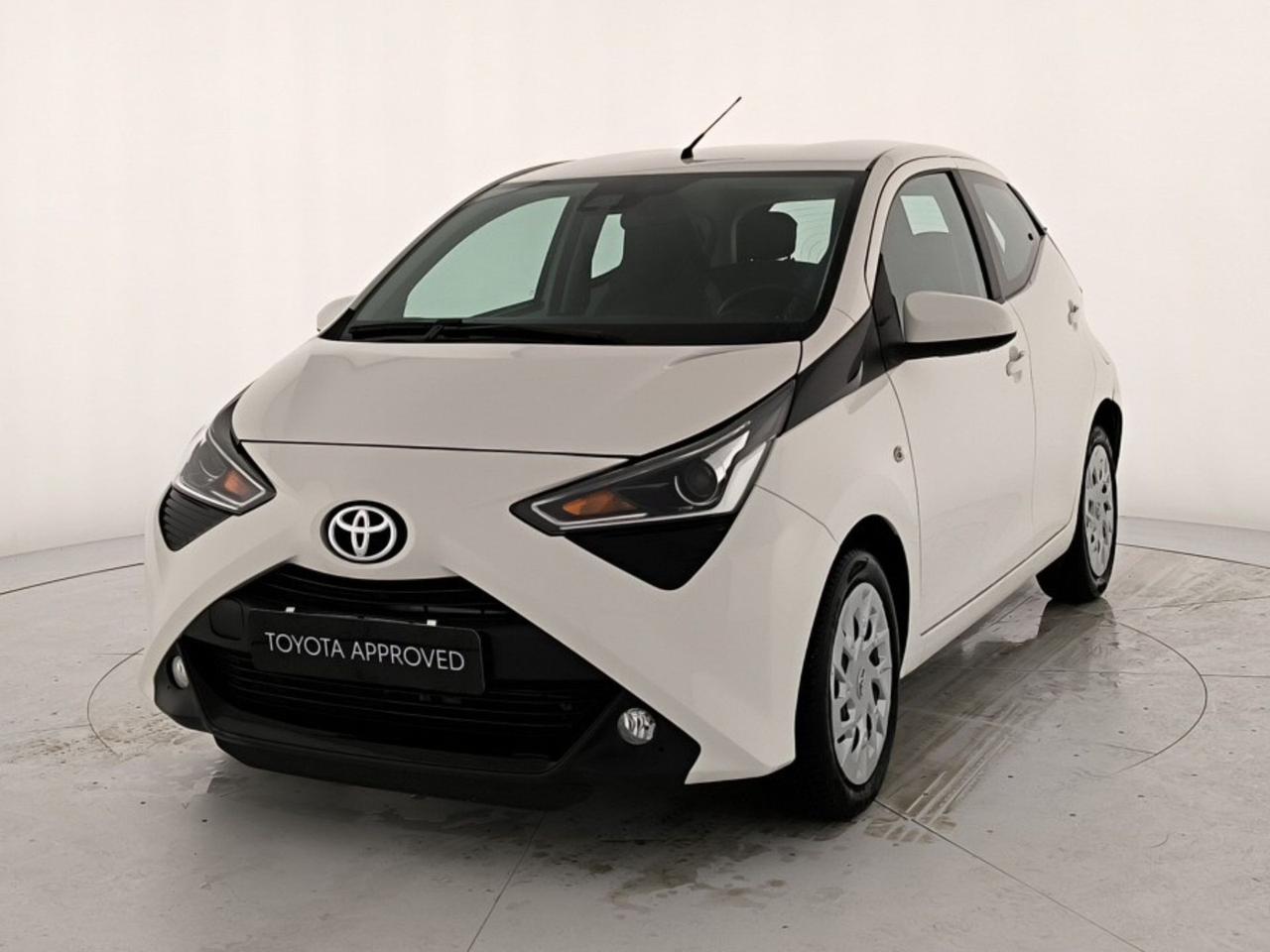 Toyota Aygo 5p 1.0 x-play 72cv