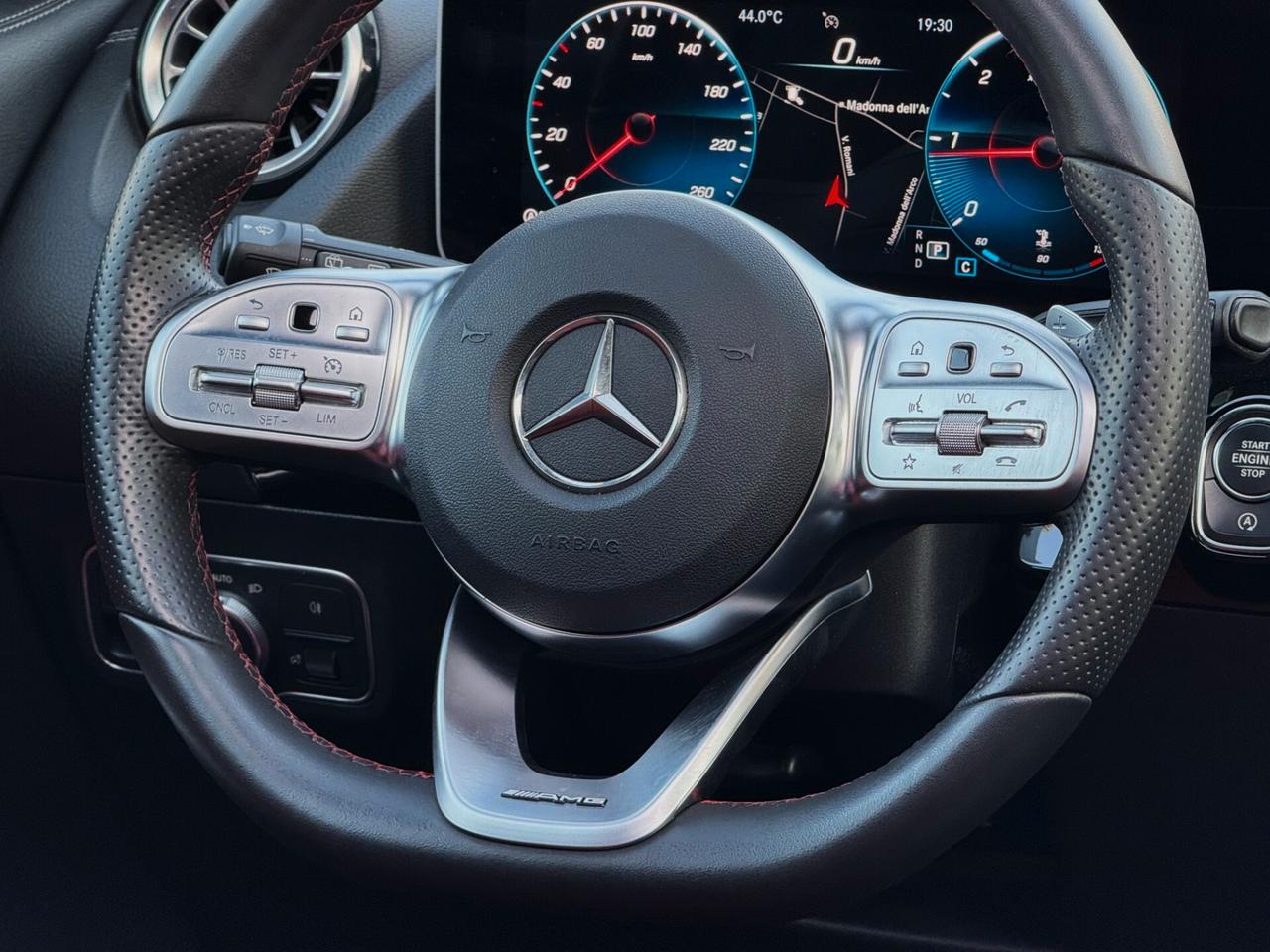 Mercedes-Benz GLA 200 d Premium AMG TETTO