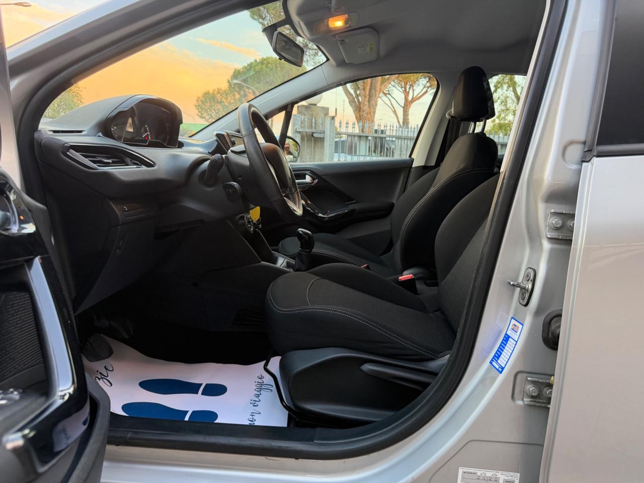 Peugeot 208 PureTech 82 5 porte Allure