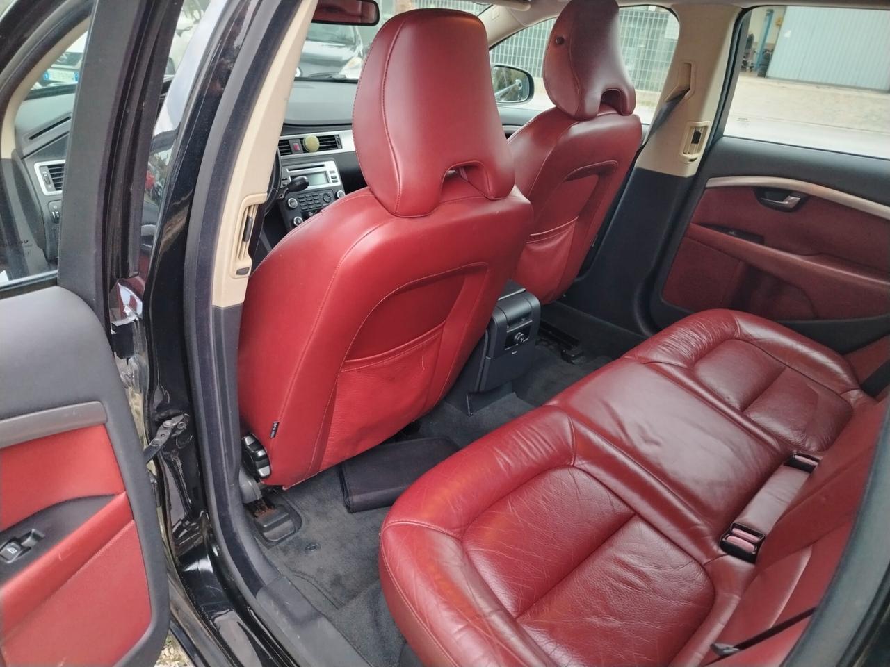 Volvo V70 2.4 D5 Summum