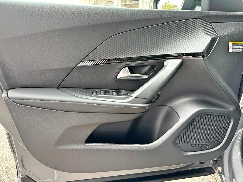 Peugeot 2008 Hybrid 136 e-DCS6 Allure Plus GARANZIA PEUGEOT