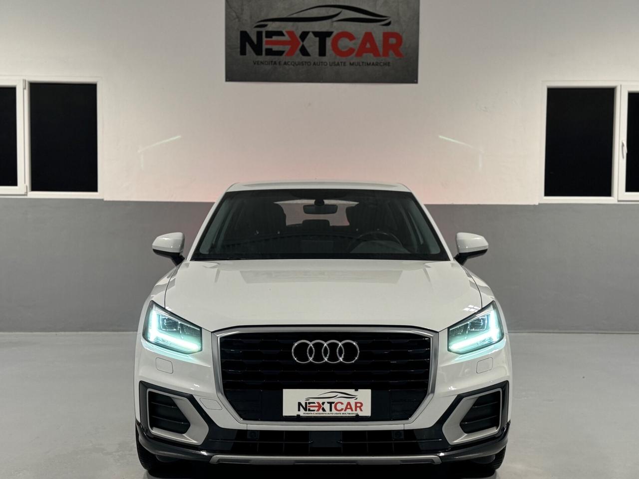 Audi Q2 30 TDI S tronic Business NAVI !