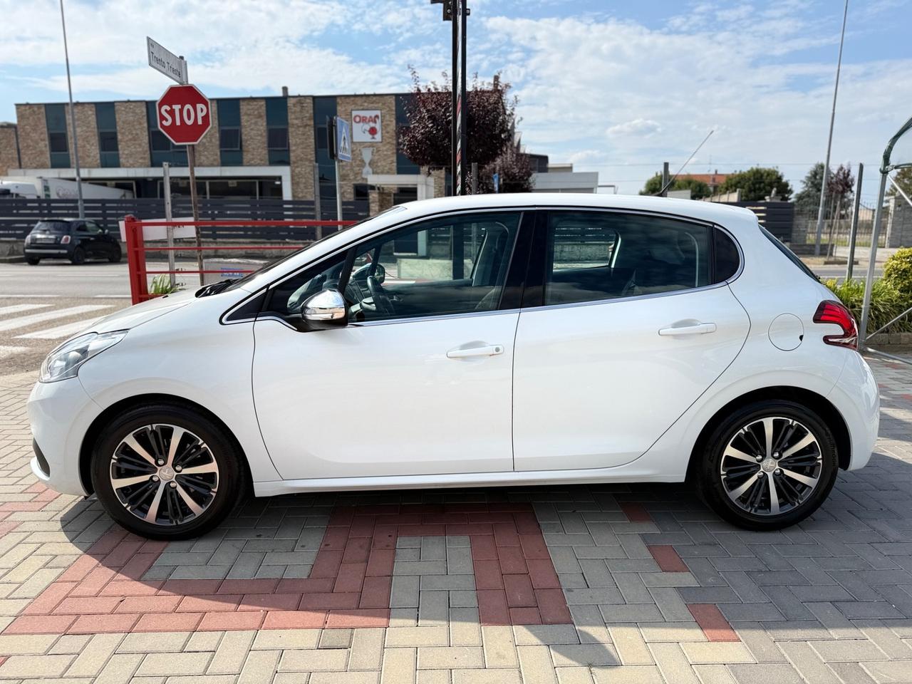 Peugeot 208 BlueHDi 75 5 porte Allure NEOPATENTATI