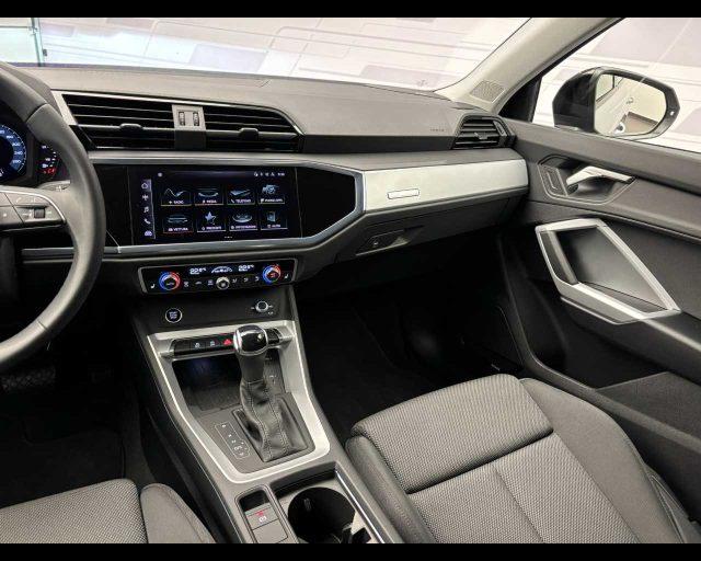 AUDI Q3 35 TFSI S tronic Business Advanced