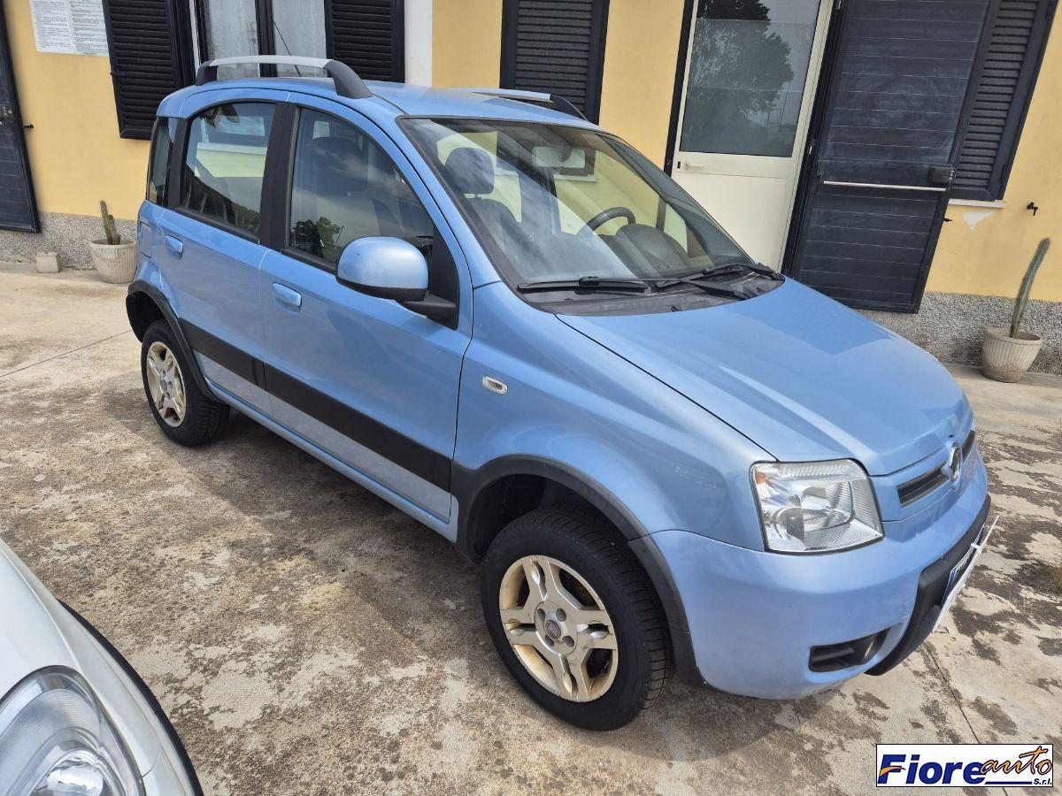 FIAT - Panda - 1.3 MJT 16V DPF 4x4 Climbing