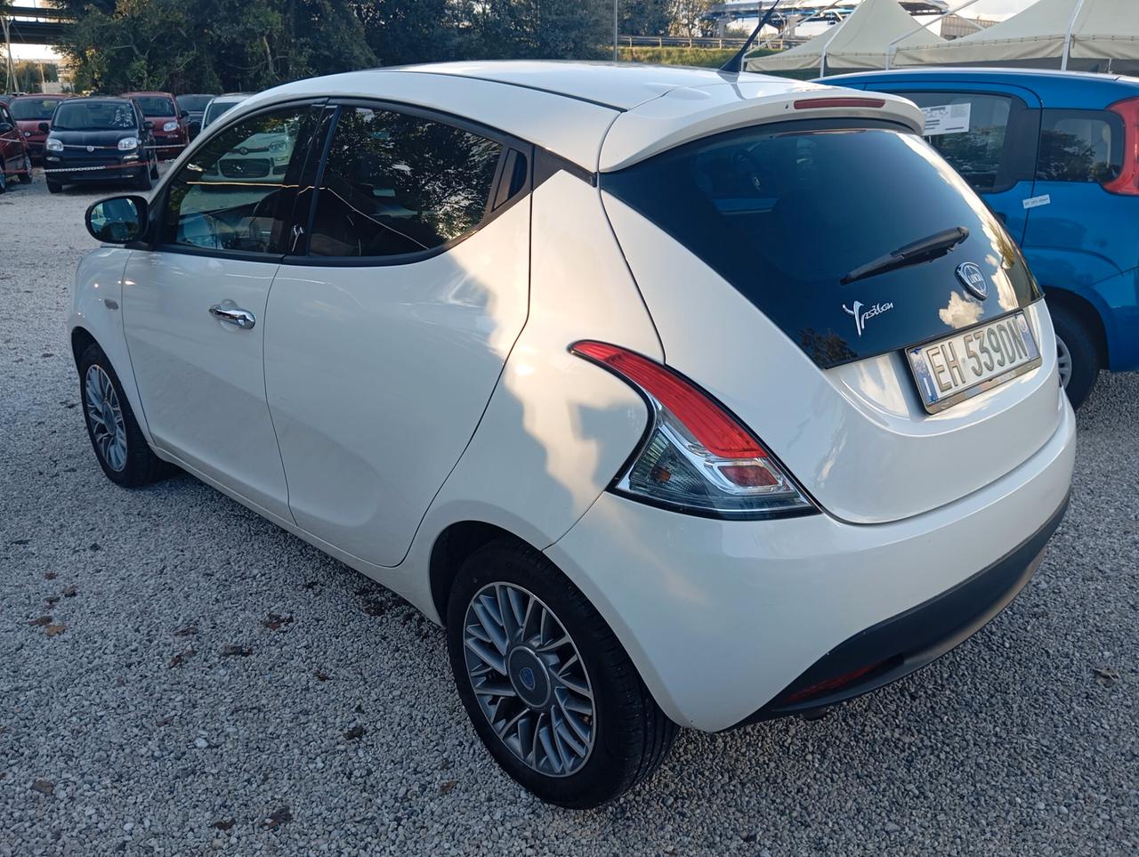 Lancia Ypsilon 1.2 69 CV 5 porte S&S Silver