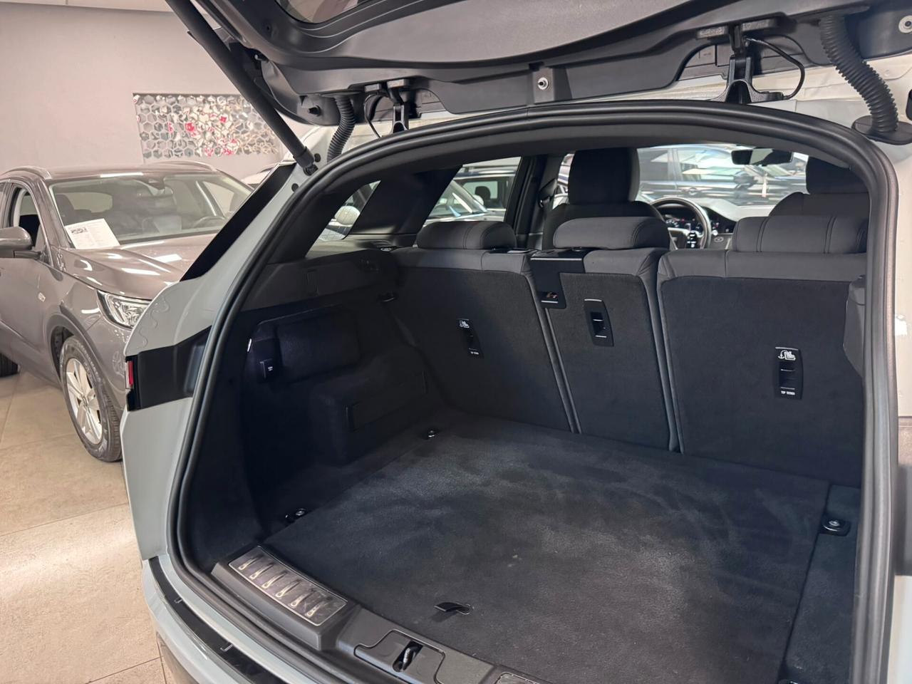 Land Rover Range Evoque 2.0D I4-L.Flw 150CV AWD Auto R-Dynamic SE