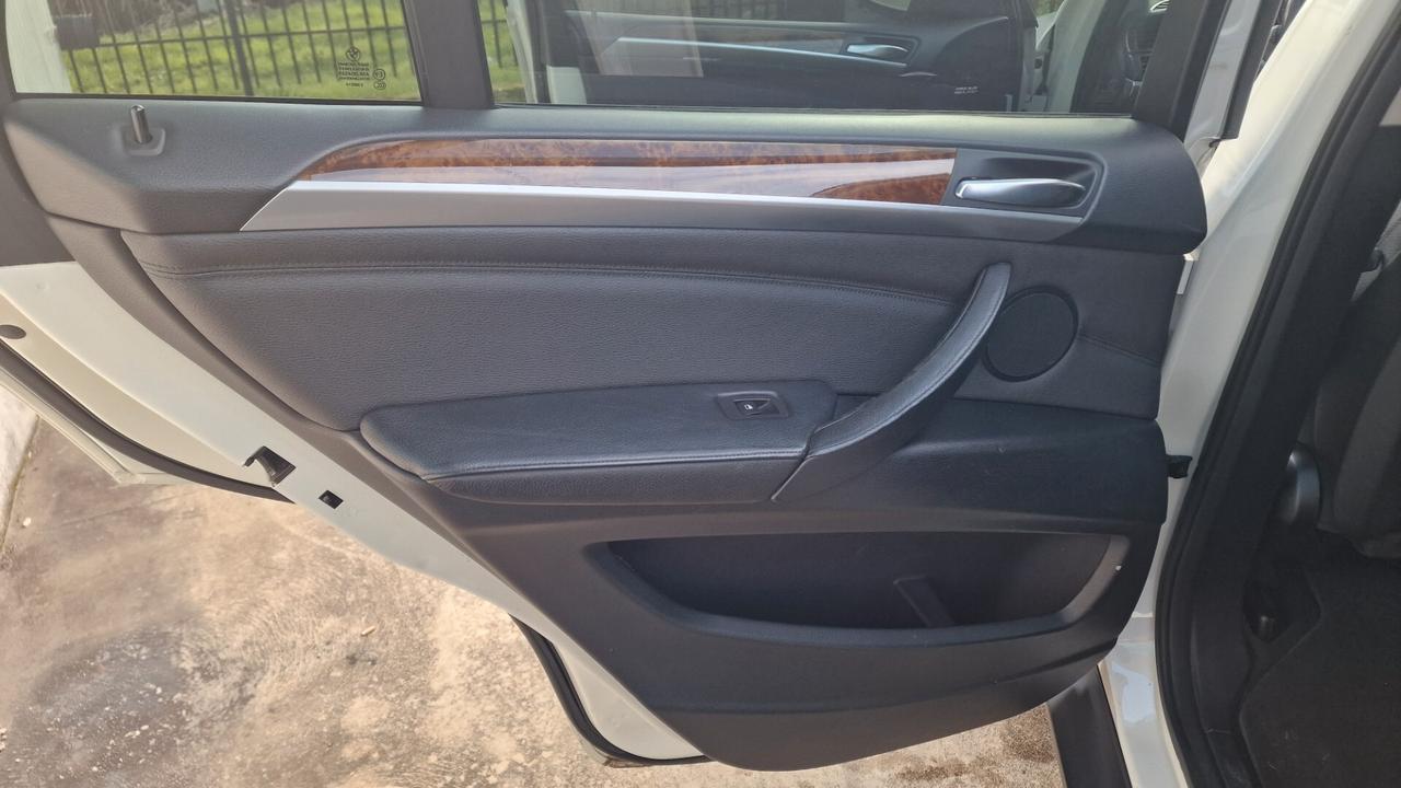 BMW X5 xDrive30d Futura - 2011