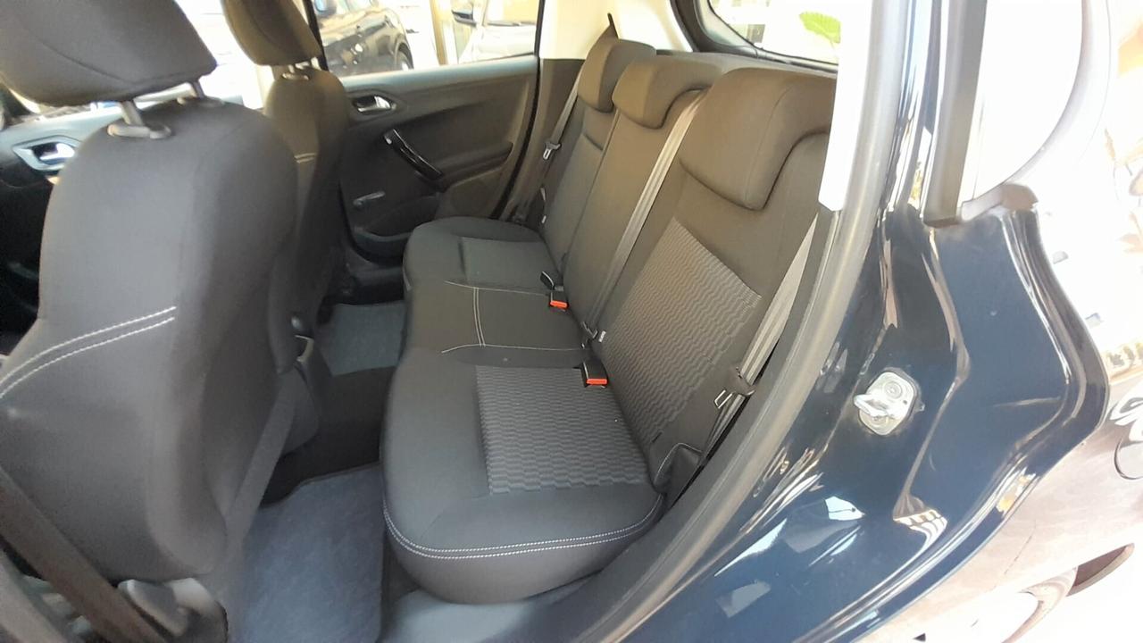 Peugeot 208 PureTech 82 5 porte Allure - Imp Gpl