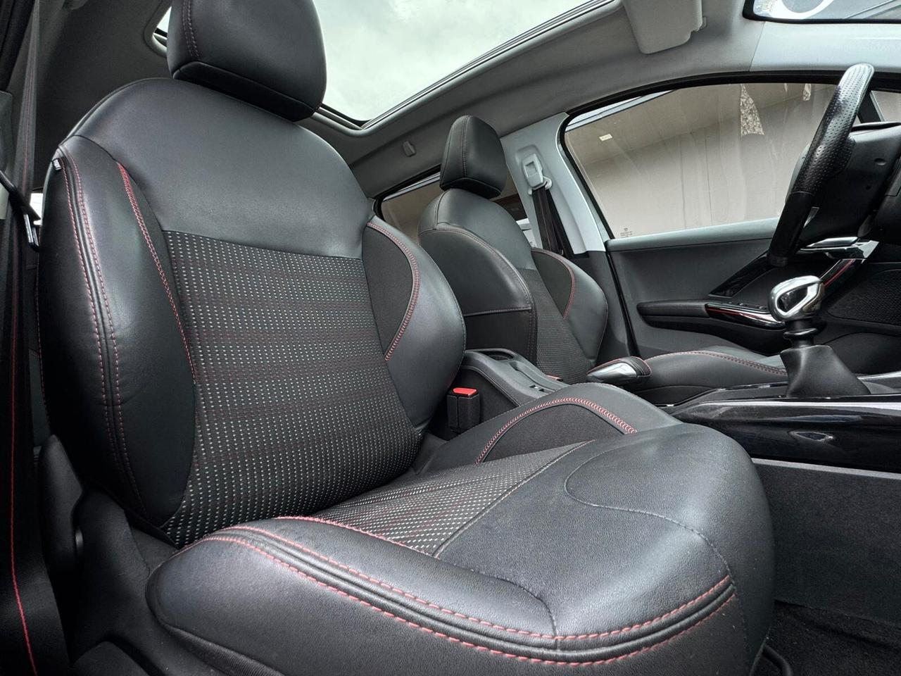 Peugeot 2008 BlueHDi 120 S&S Black Matt