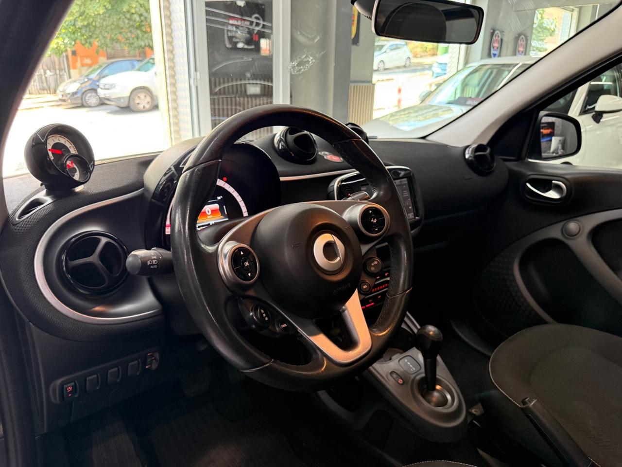 Smart ForFour 90 0.9 Turbo Superpassion NAVIGATORE FARI LED