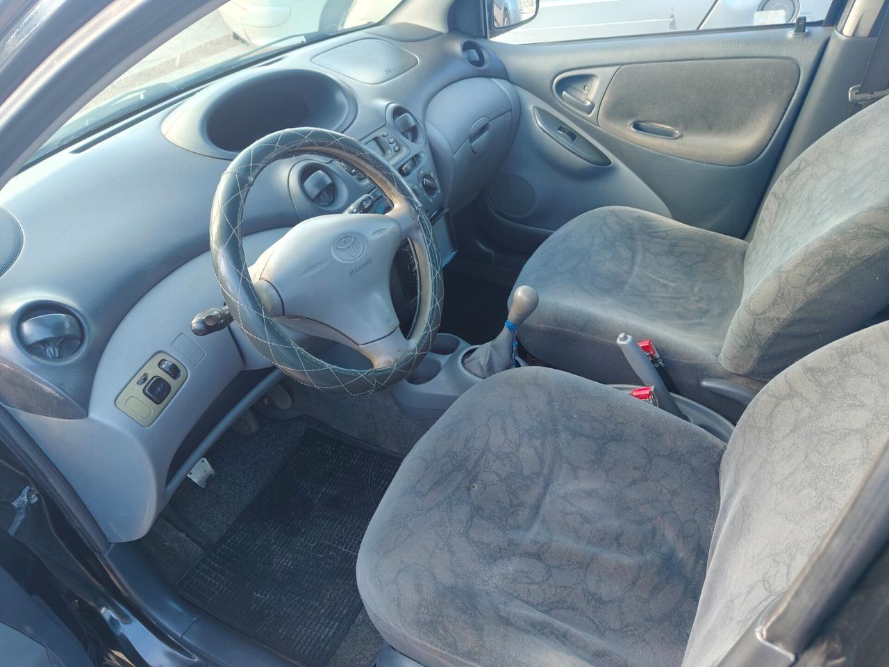 Toyota Yaris 1.0i 5 porte