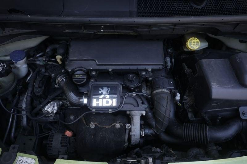 Peugeot 1007 PEUGEOT 1007 HD HAPPY 59KW DIESEL