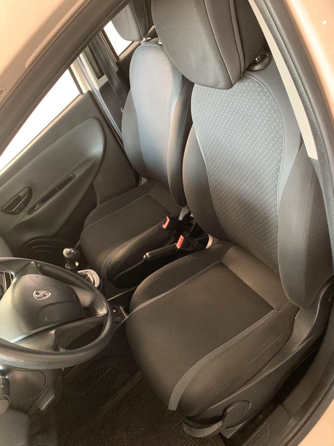 Lancia Ypsilon 1.2 69 CV 5 porte Silver