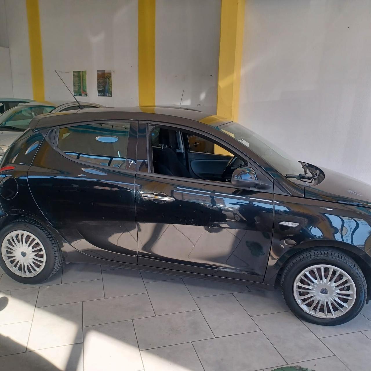 OTTIMA YPSILON 1.2 PER NEOPATENTATI