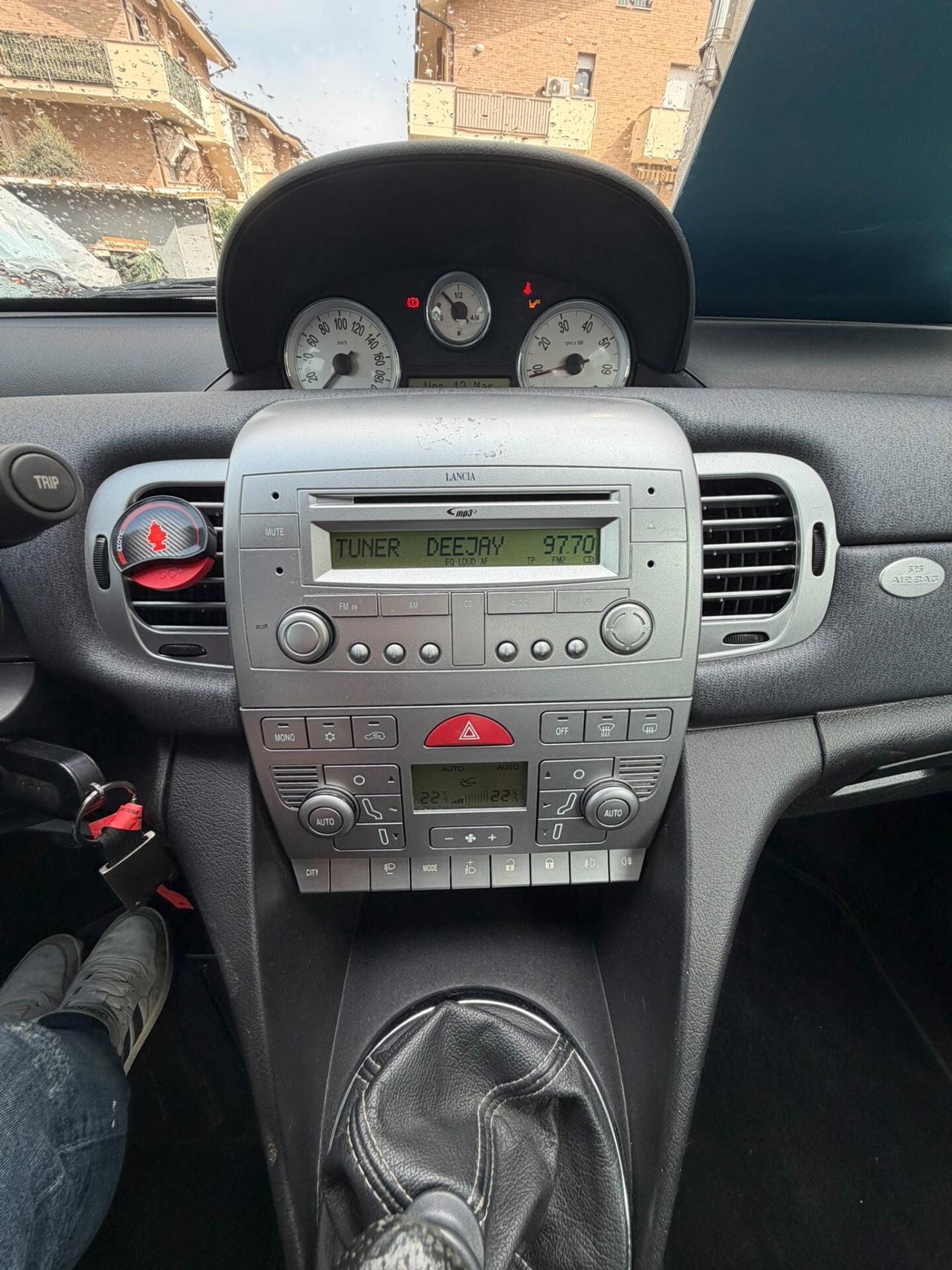Lancia Ypsilon 1.2 69 CV Unyca