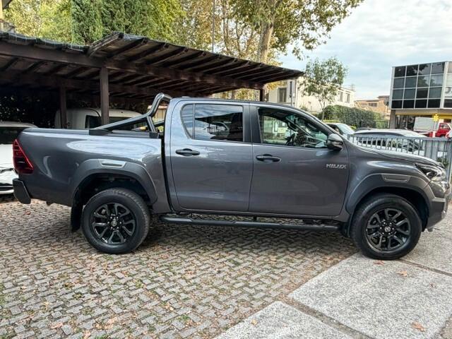 Toyota Hilux 2.4 D-4D A/T 4WD 4 porte Double Cab Invincible