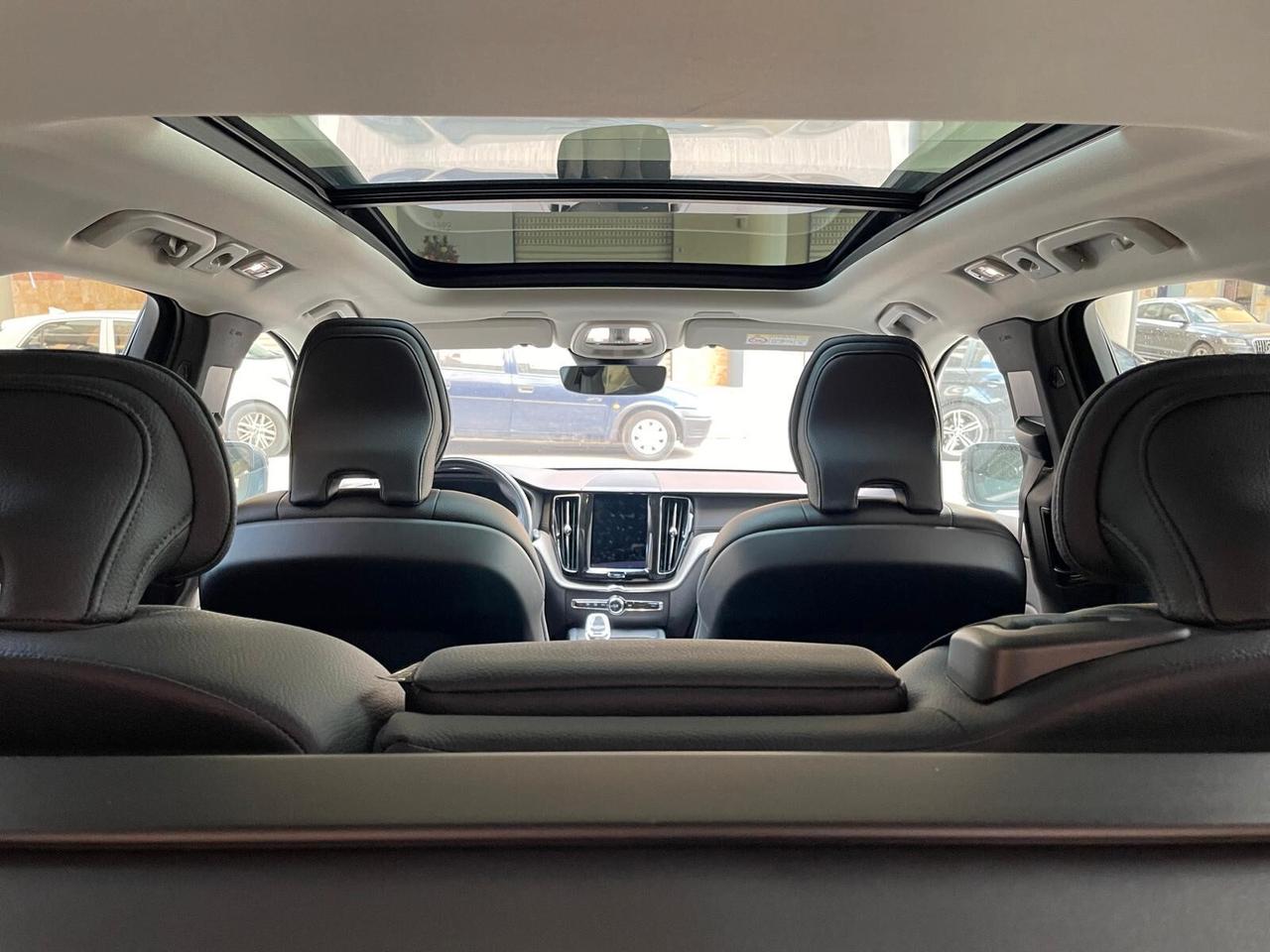 Volvo XC 60 B4 (d) 20d 197CV Aut. INSCRIPTION TETTO NAVY PELLE LED 19