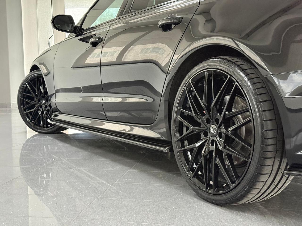 Audi A6 allestita con pacchetto RS6 2.0 TDI #10920
