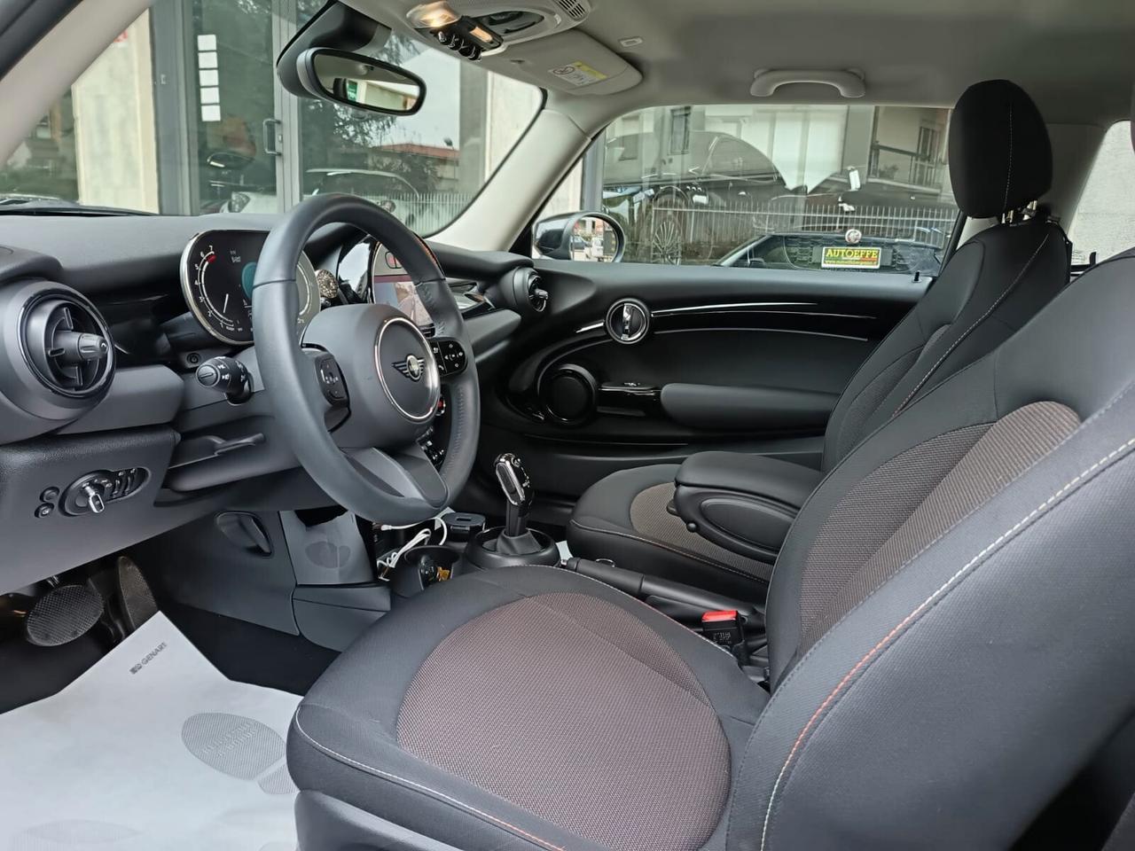 Mini 1.5 COOPER *6.400 KM*, NAVI, LED, UNICOPROPRIETARIO