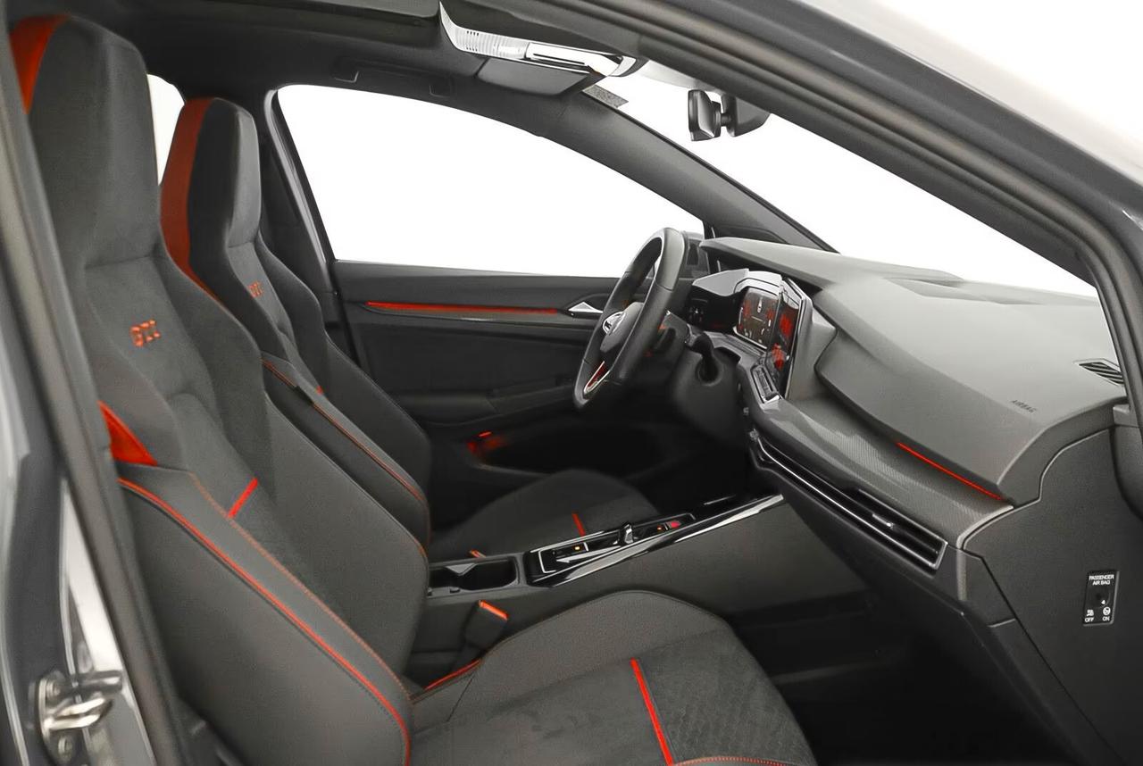 Volkswagen Golf GTI VIII Clubsport 2.0 TSI IQ.Light NAVIGATORE TETTO PANORAMICO